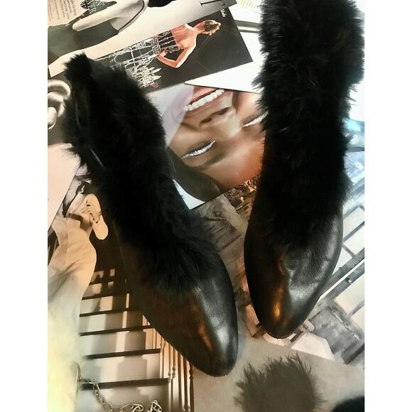 Leather ankle boots with faux fur trim in black, size 6 - Picture 2 of 5